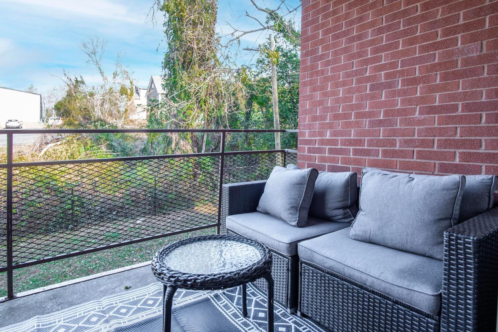 Classic City Getaway - 1 Mile Walk To Sanford Stadium! Athens Ngoại thất bức ảnh